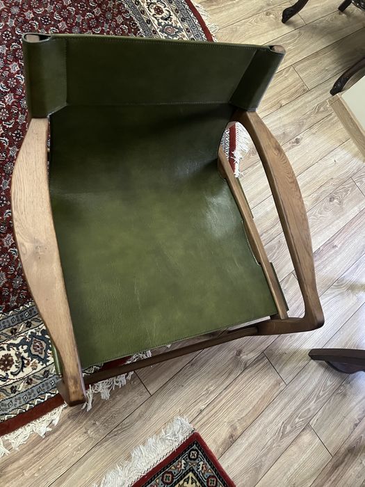 Scaun masiv din lemn cu sezut din piele naturala