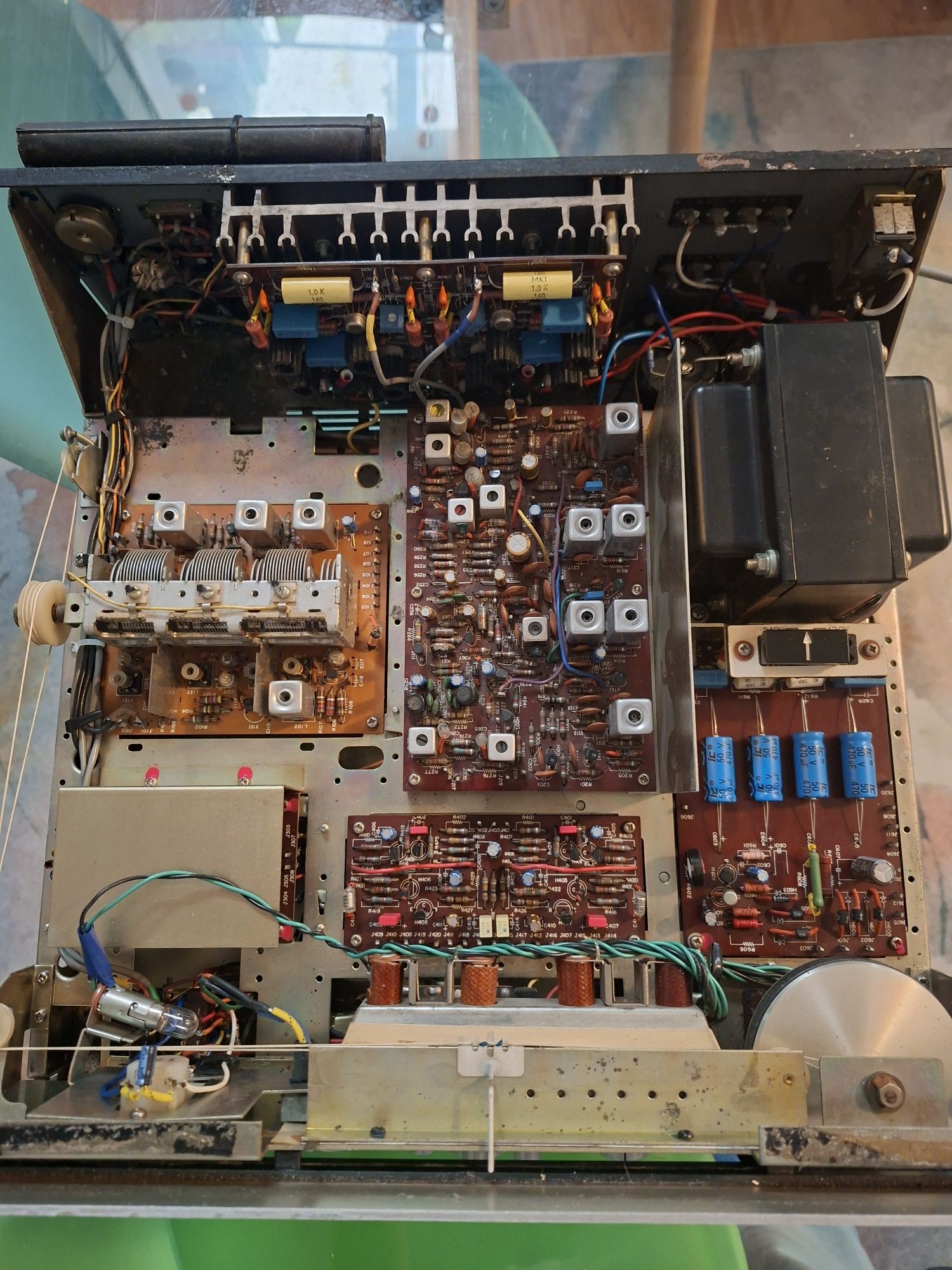 Amplituner  Marantz twenty seven