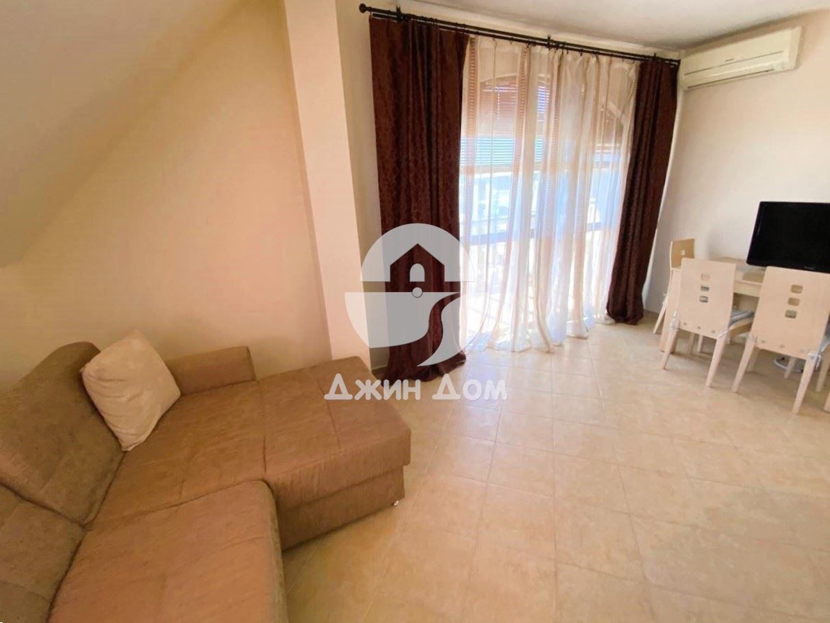 Продава се Двустаен апартамент в к.к. Слънчев бряг - 77 кв.м за 1182 €/кв.м - Снимка #2