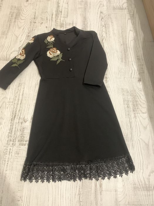 Дамска рокля с 3/4 ръкав