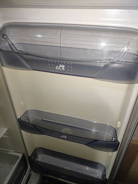 Холодильник Бирюса