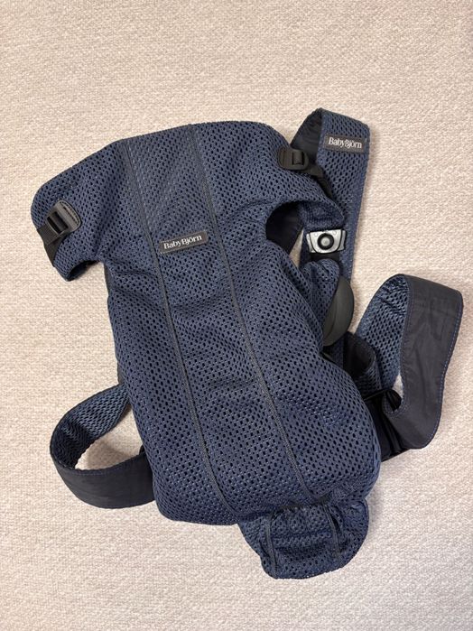 BabyBjörn Baby Carrier Mini раница за носене на бебе