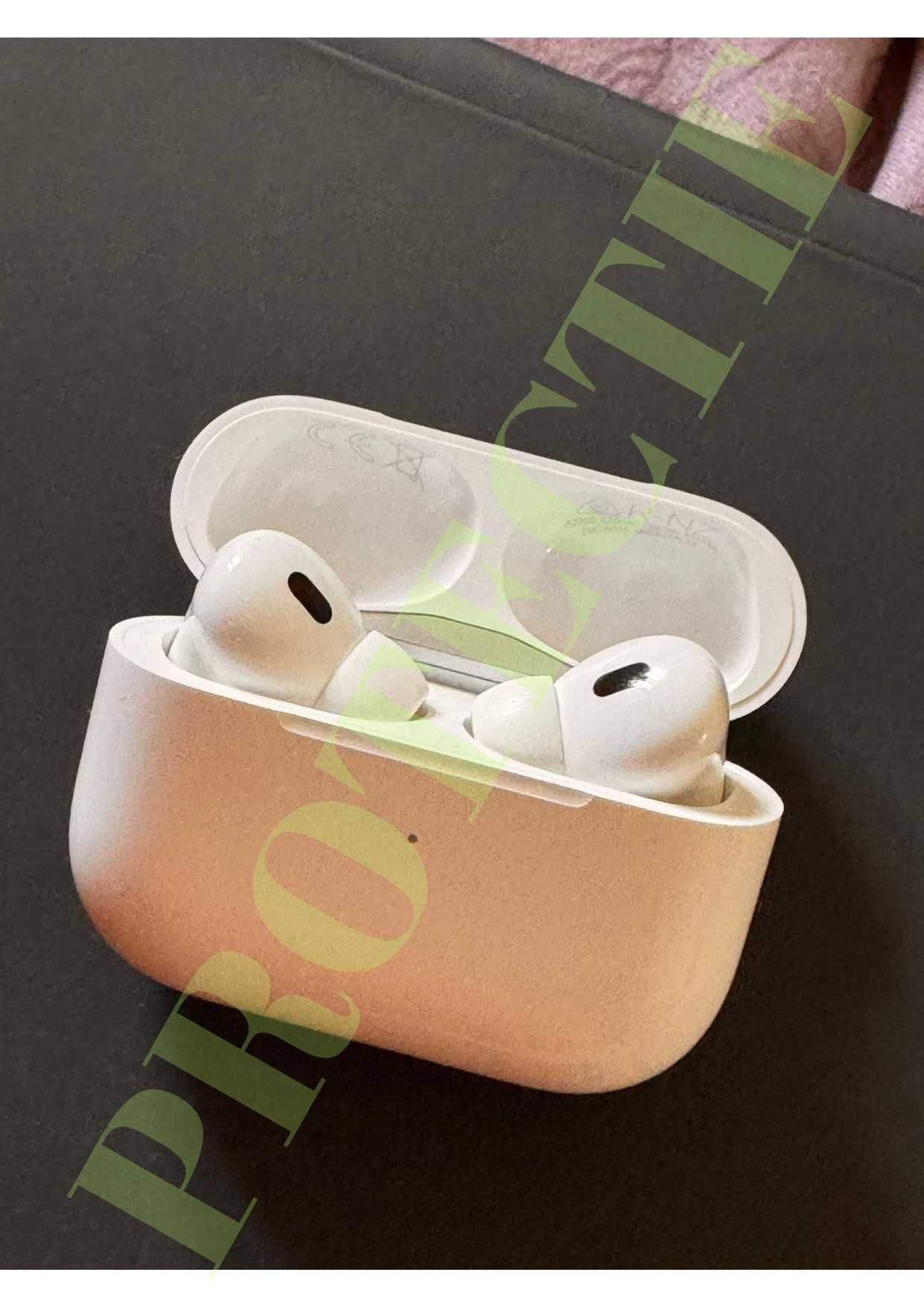 Casti Apple Airpods Pro (2nd Gen) Carcasa MagSafe (USB-C) - 2023