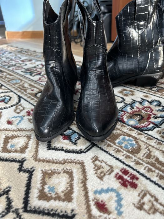 Продам  сапожки  осень  распрадажа