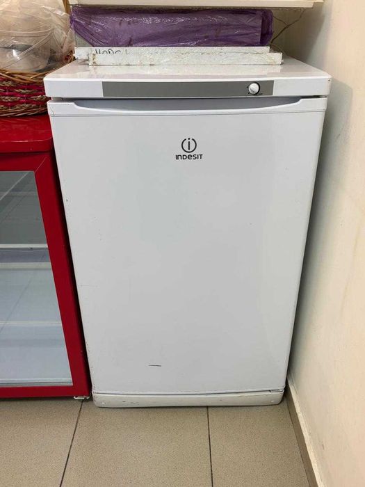 Морозильник Indesit SFR 100.001