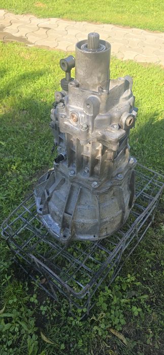 Cutie viteza suzuki Jimmy 1.3 benzina an 2006