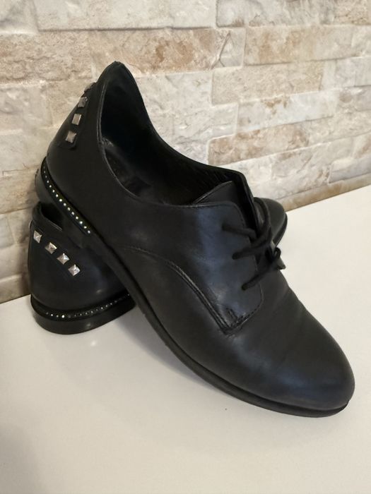 Обуки от естествена кожа