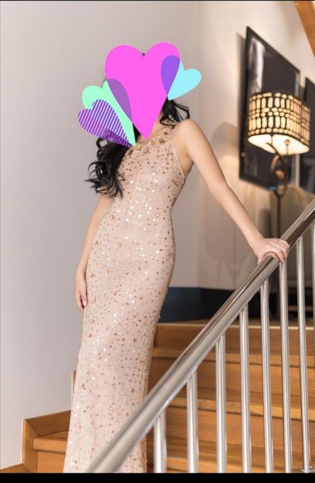 Нарядное платье с пайетками. Италия