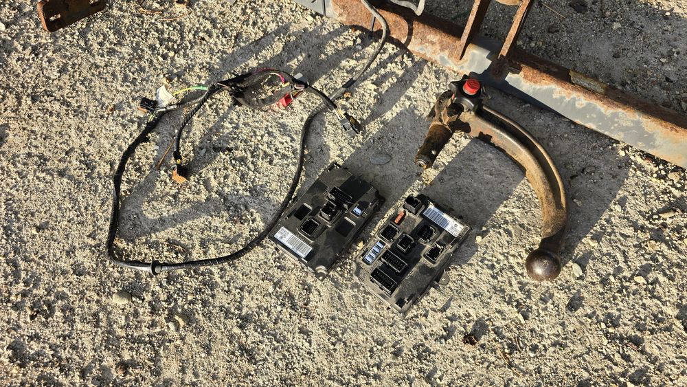 Теглич Пежо 407 седан Peugeot с модул модули