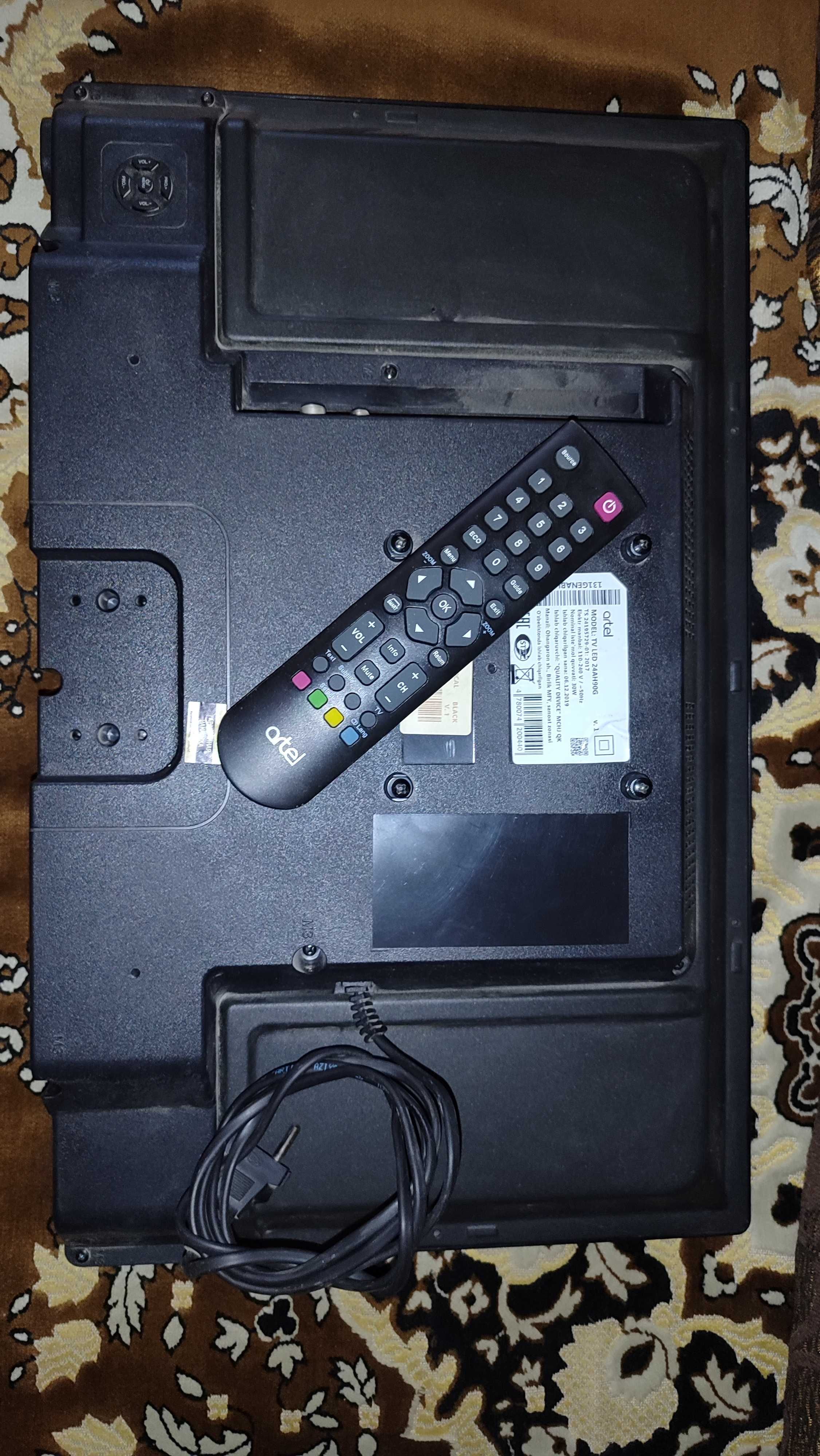 Срочно! Телевизор Artel 24" + смарт-приставка с голосовым поиском