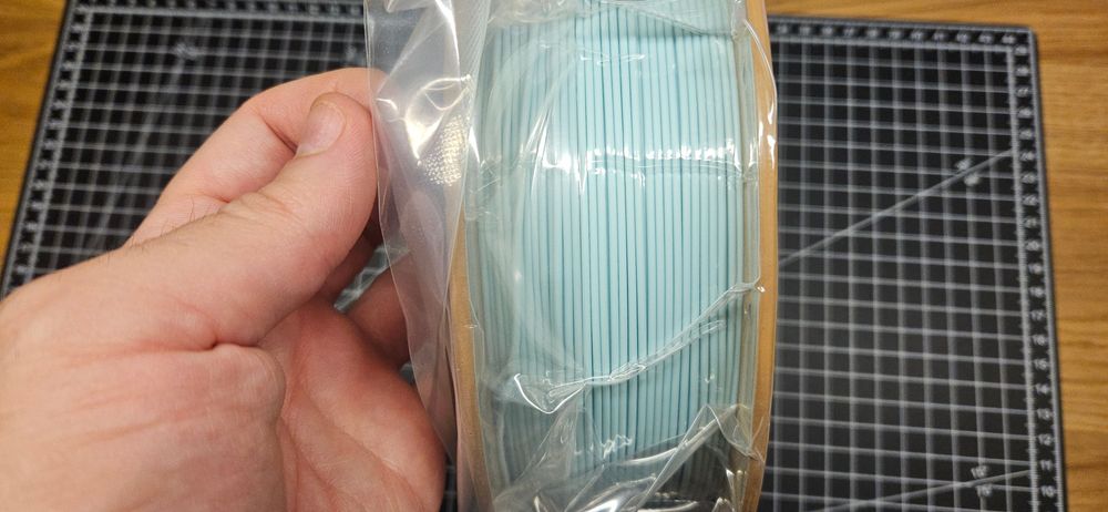 Vând filament PLA 1kg Eyrone light blue