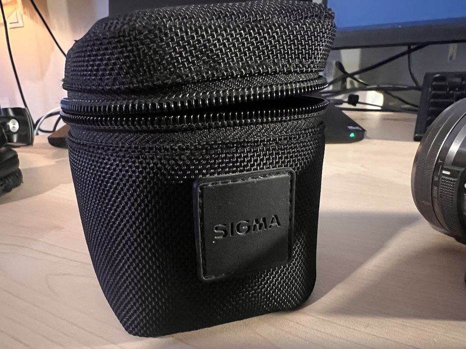 REZERVAT - Kit Sony a6000 + 3 obiective