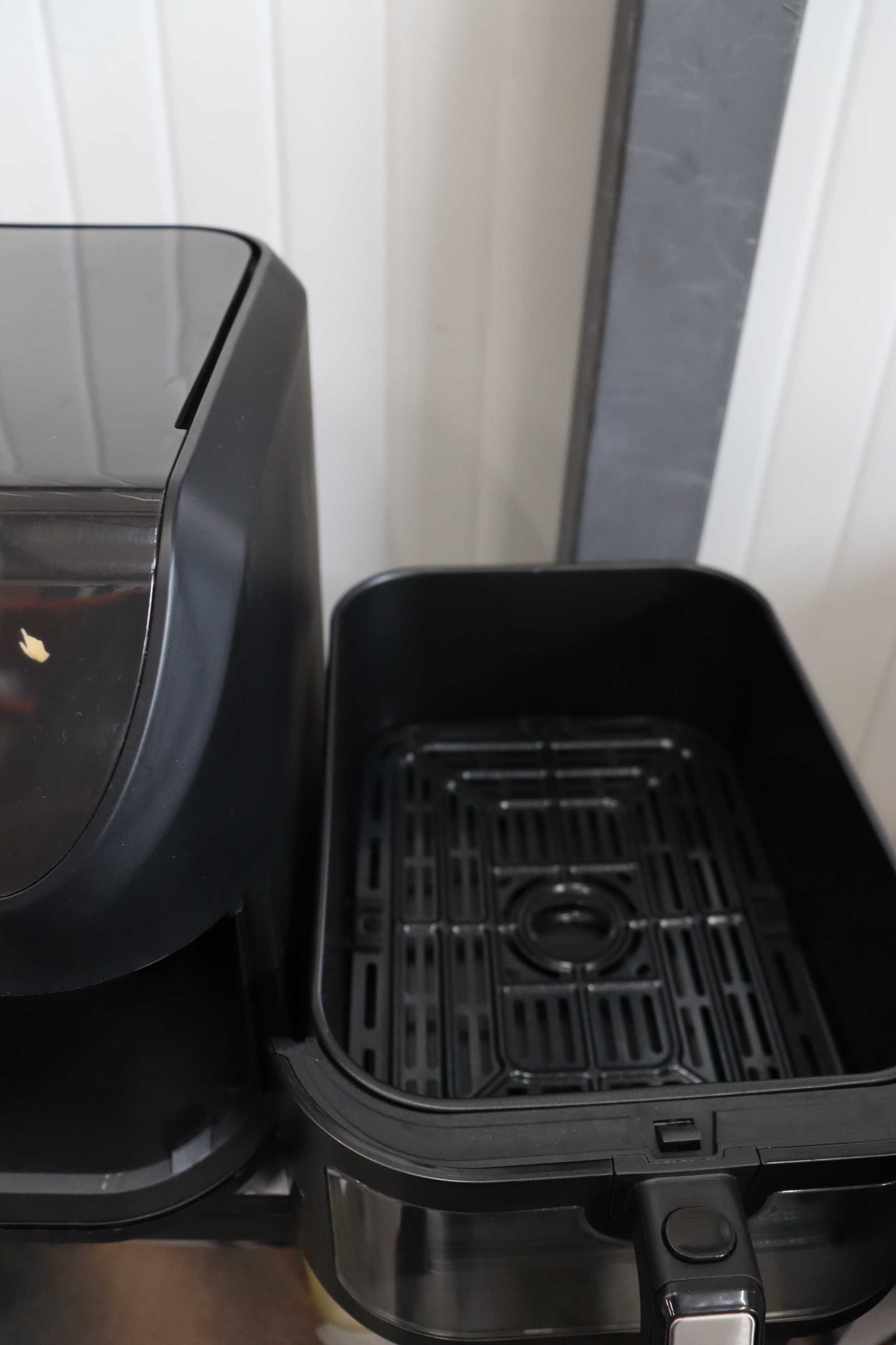 Фритюрник Princess SlimFry без олио 8л, 8 програми, 2000W, Air Fryer