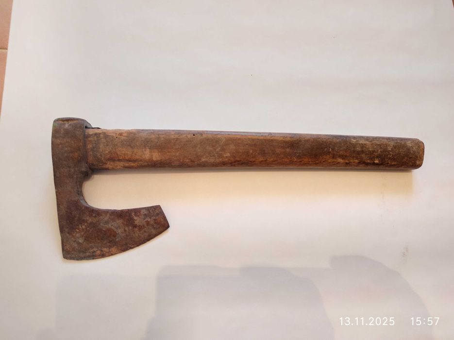 Ръчно кована антикварна брадвичка евтино