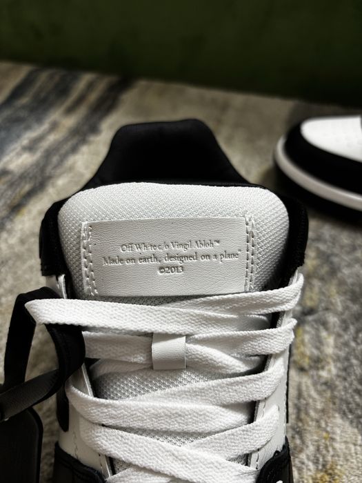 Off White Out of Office, noi 43