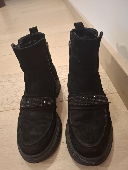 Vand botine de iarna dama marimea 35