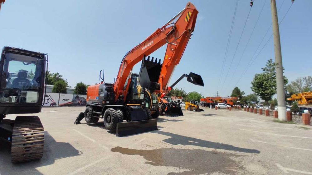 Колесный экскаватор Hitachi ZX170W-5A