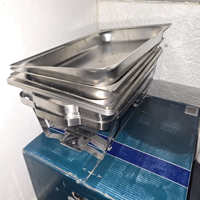 Cuptor cu microunde profesional 34L sigilat. 800 lei si 3 Chafing-dish