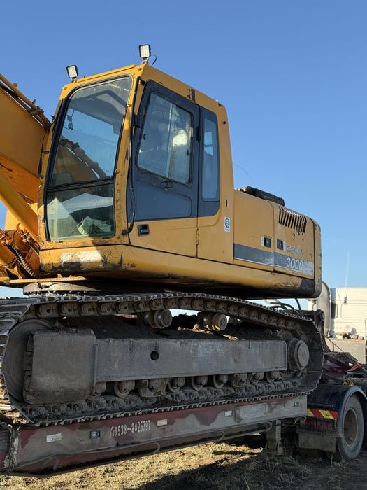 Аренда, услуги гусеничного экскаватора