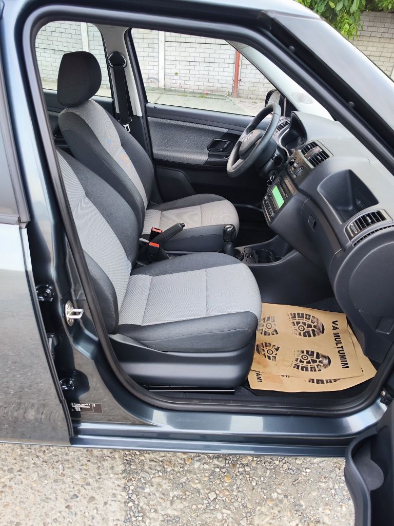 Skoda Fabia benzina an 2015 -3950euro!!!