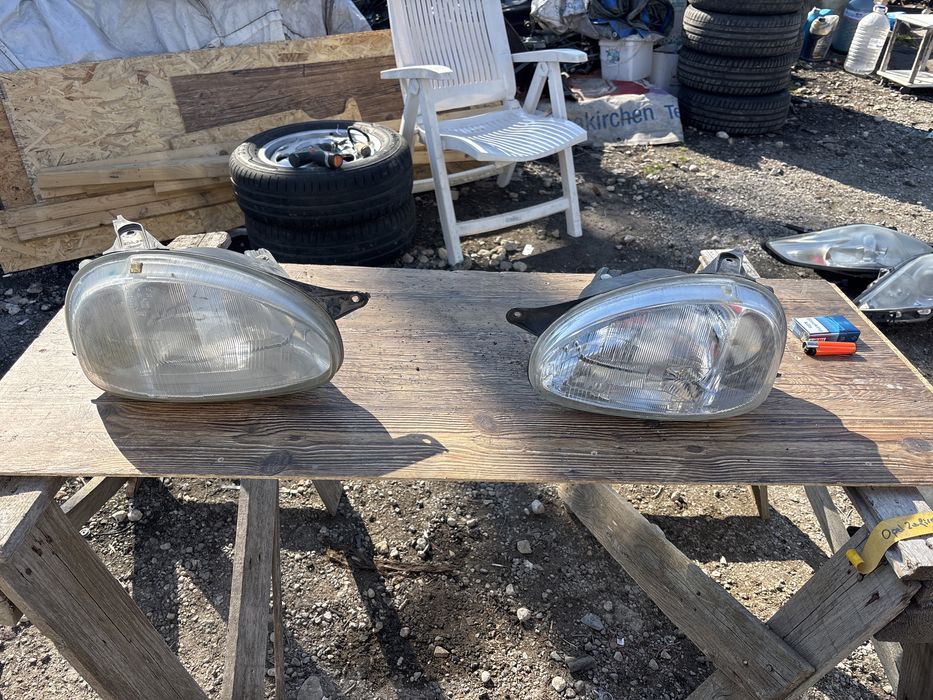 Десни Фарове за Опел Корса Б 1994- 1999г