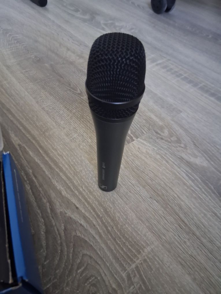 Продавам микрофон Sennheiser vocal microphone