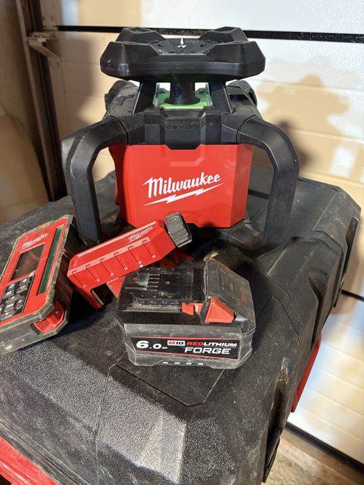 Laser milwauke m18 rlohvg300