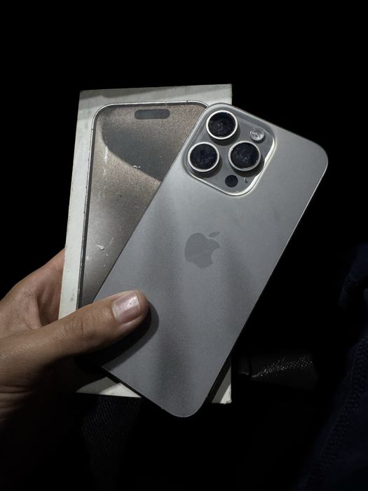 Iphone15 pro Natural titan LLA 87