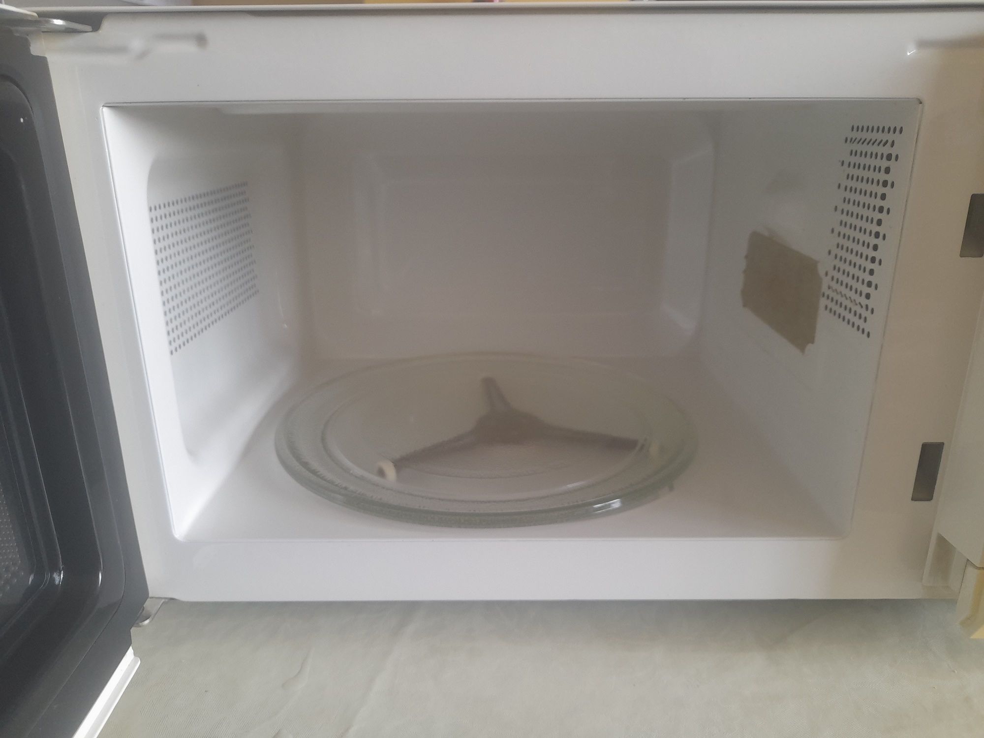 Микровълнова печка Gorenje почти Нова