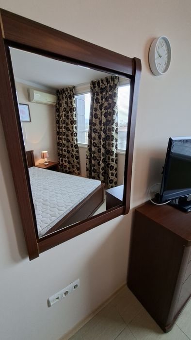 Голяма спалня- комплек нощни шкафове, гардероб 3  врати, скрин с Тв