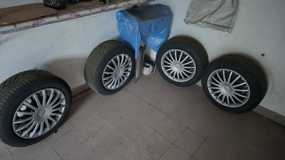 Vând set roți (cauciucuri + jante) de iarna