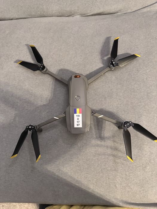 DJI Mavic 2 Zoom + 3 baterii + geantă – stare bună