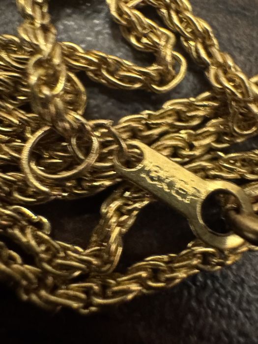 Позлатен синджир