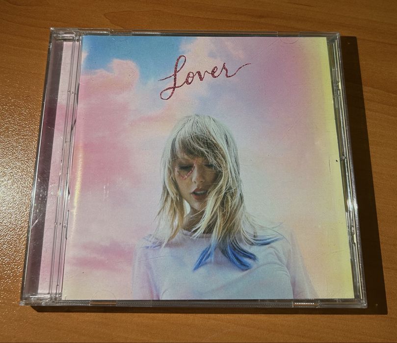 Албум Taylor Swift The Neighbourhood Lover I Love You