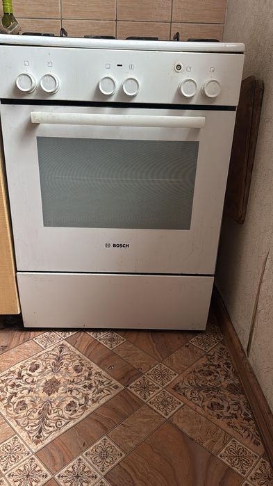 Продам газовые плиту Bosch