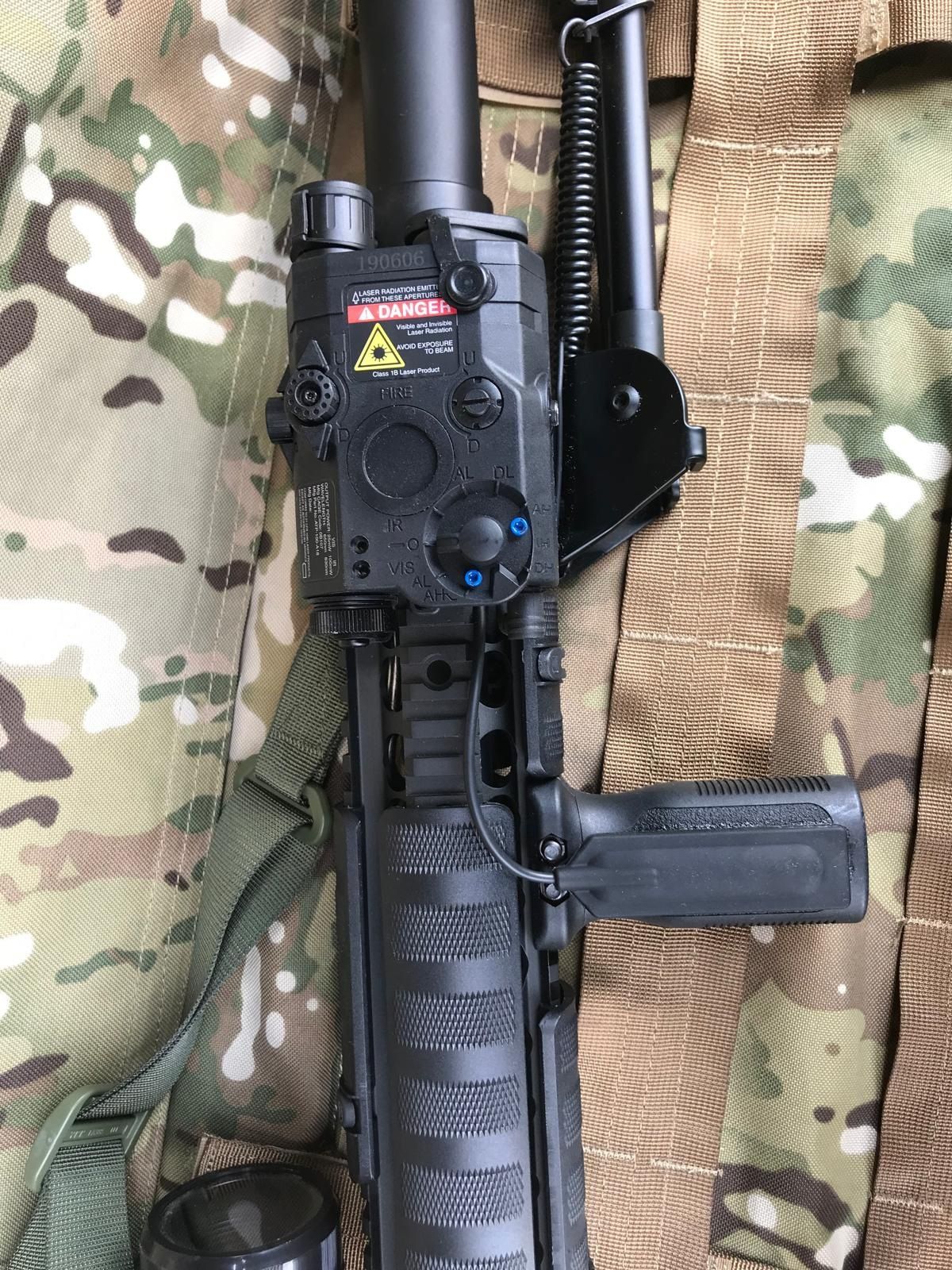 Replica airsoft SR25 CM.098 E-Edition Eshooter CYMA