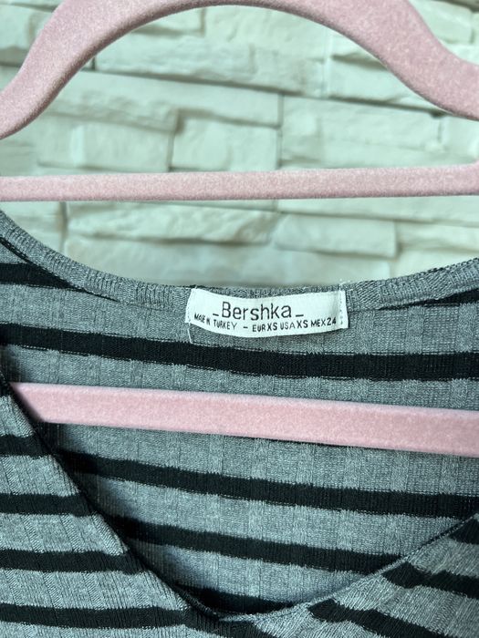 Дълга рокля с дълги ръкави