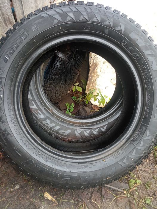 Vând 4 cauciucuri pirelli