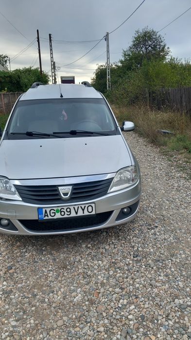 Vând  Dacia Logan în stare foarte bună!