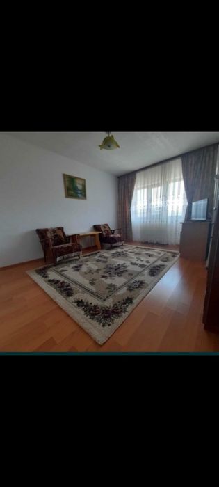 Închiriez apartament