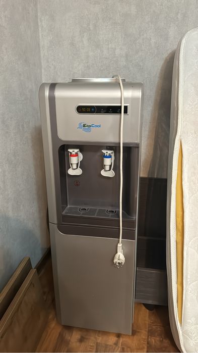 Куллер для воды продам