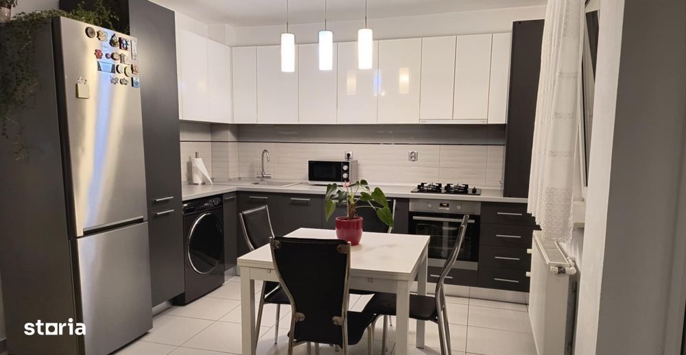 Apartament de 3 camere, 67 mp, 2 balcoane, zona Tineretului