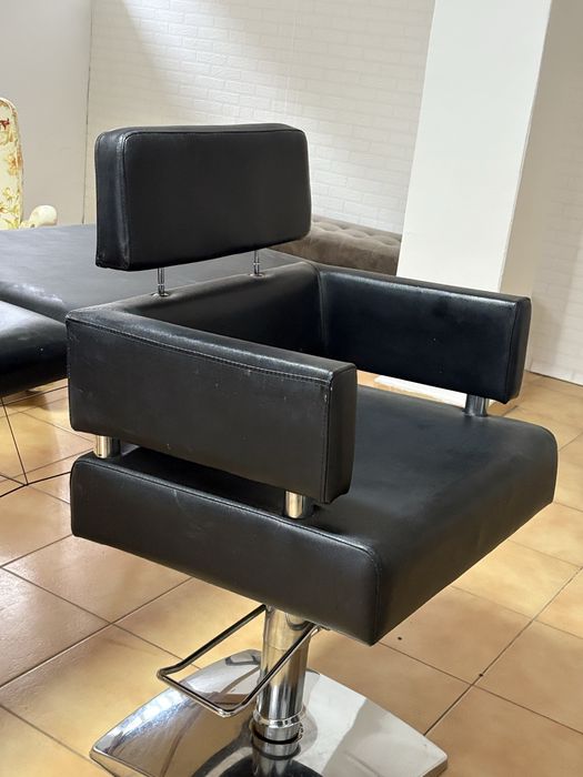 Scaun frizerie coafor in conditie buna
