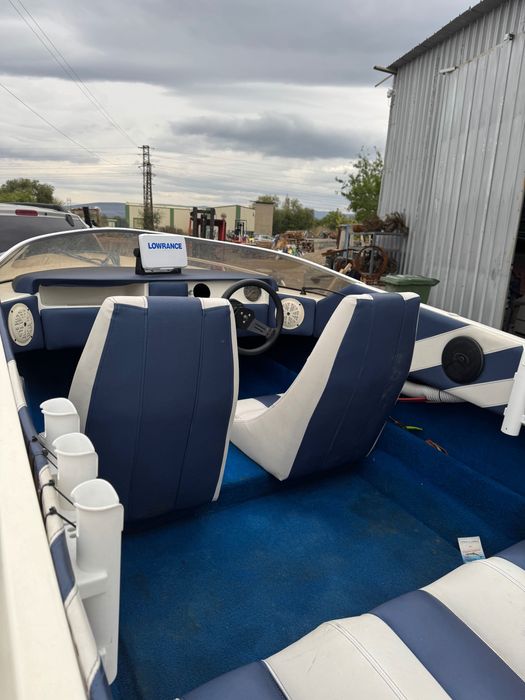 Моторна лодка picton