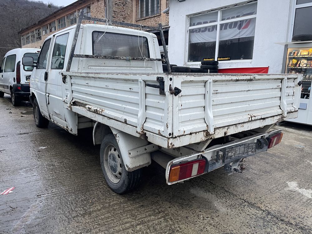 Vw Transporter 2.4d 75hp 1995 На Части