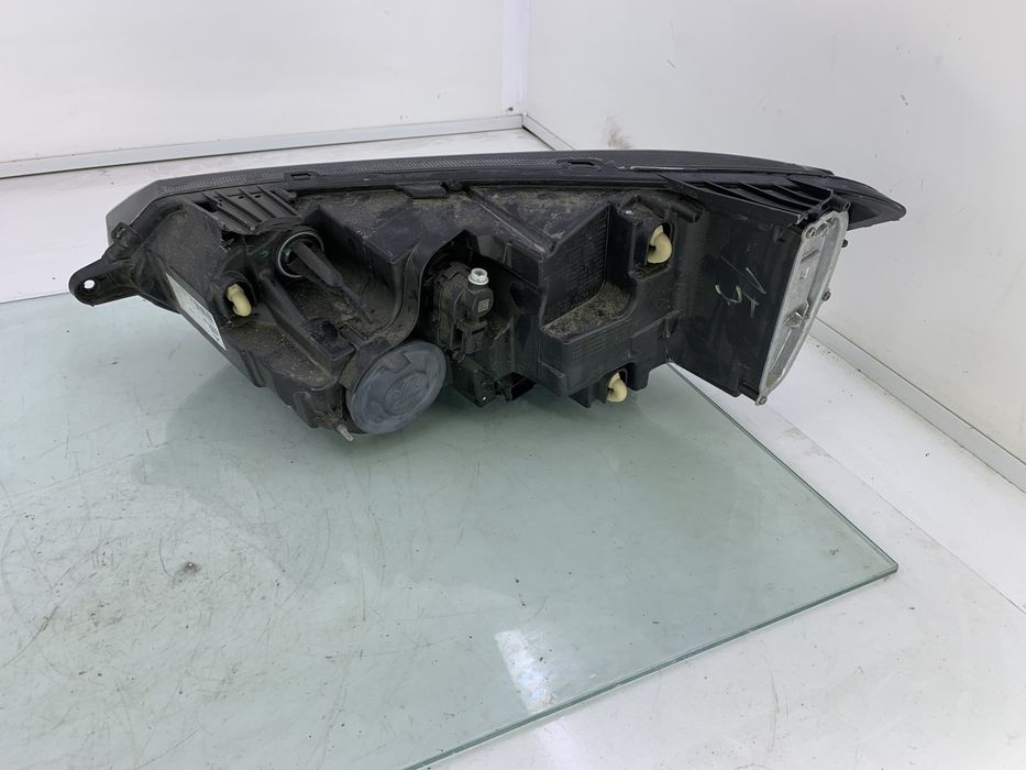 Dezmembrez Far dreapta de pe Dacia LOGAN 2020-2025