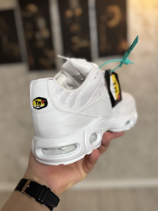 Adidasi Barbati Nike Air TN Full Alb!