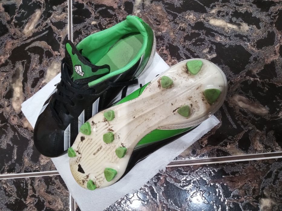 Ghete fotbal mărimea 34 adidas