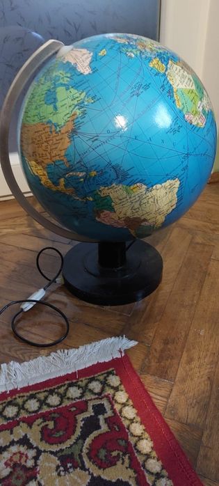 Veioza glob pământesc