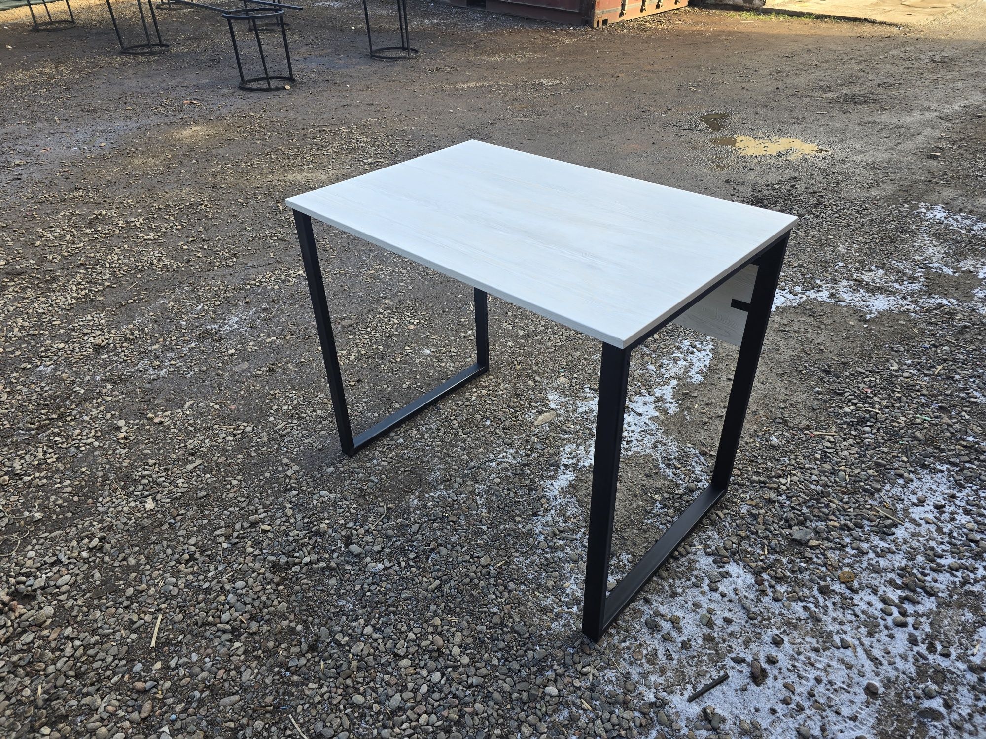 Loft stol sotiladi